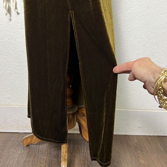 Taylor Sleeveless Cami Cowl Neck Solid Velvet Midi Length Dress Size 6 - Picture 6 of 13